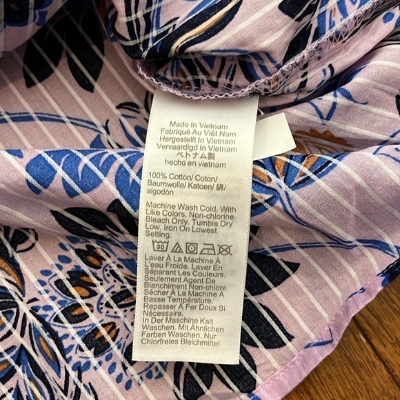 J.Crew | Lilac Floral Pintuck Flutter Sleeve Blouse Women's Small Cotton Top XS - Picture 9 of 9